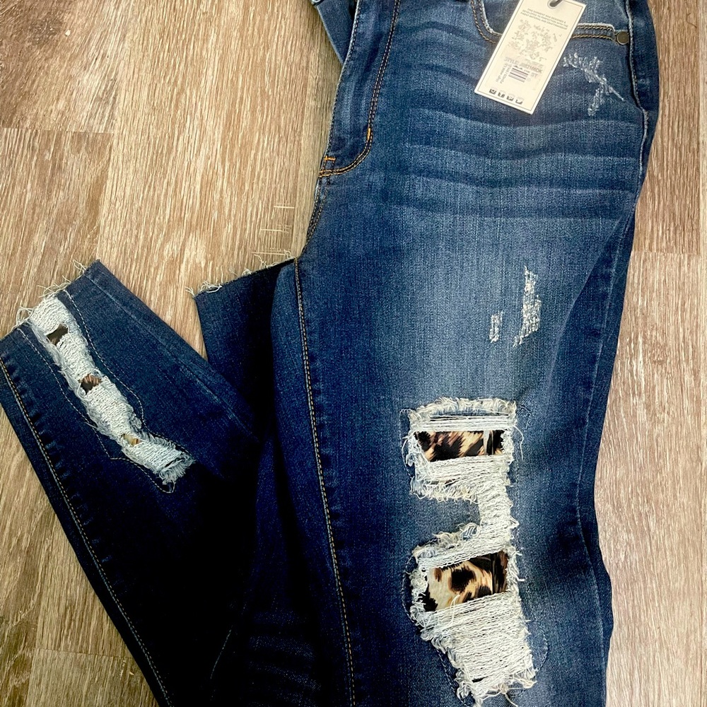 COPY - Judy Blue Skinny Fit leopard distressed jeans size 11